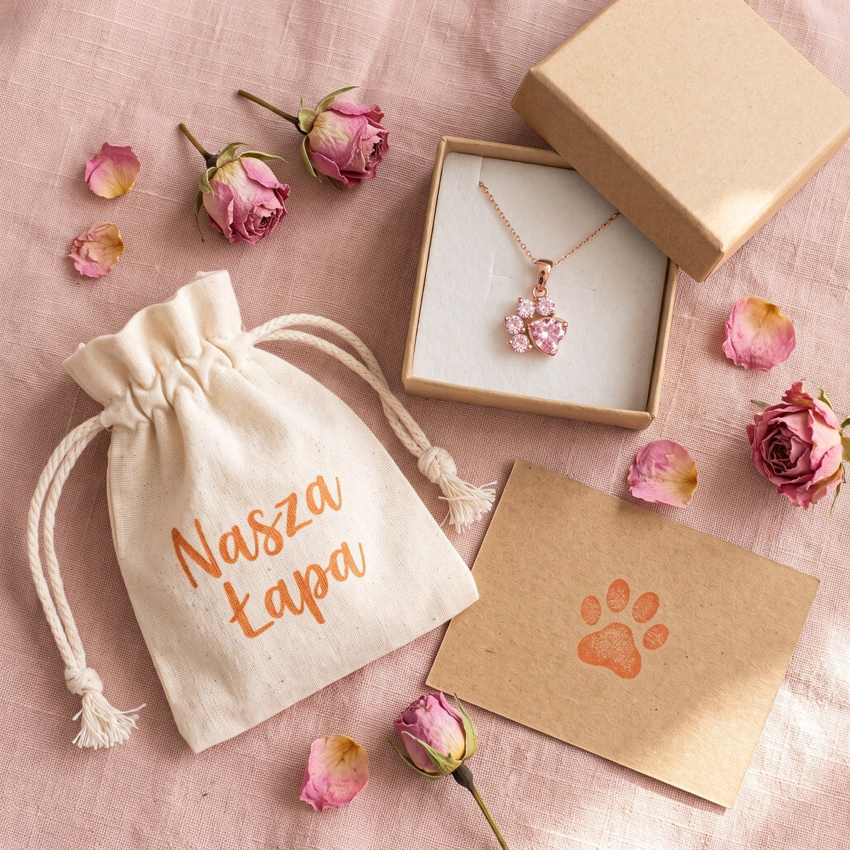 Sparkling Paw necklace – gift-ready in a cotton pouch