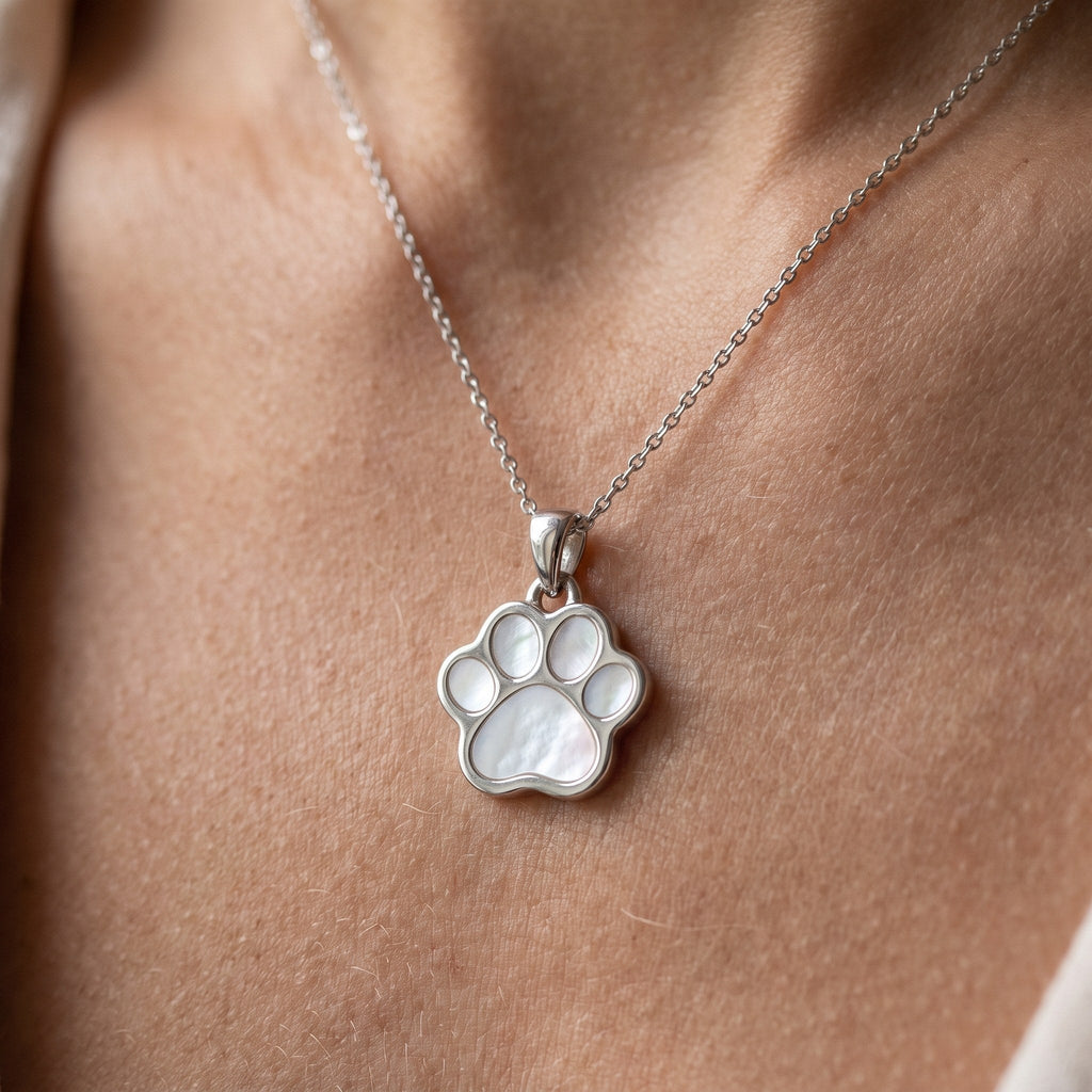 Pearl Paw necklace – pendant close-up